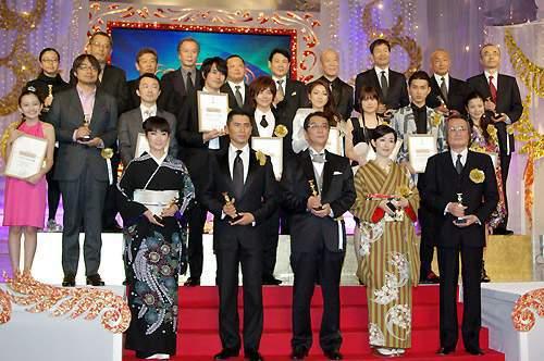 娱乐圈内人爆料小说,揭秘小说背后的真实故事 第3张 娱乐圈内人爆料小说,揭秘小说背后的真实故事 第3张