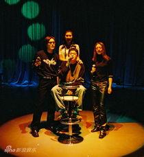 亲密2001在线观看,穿越时空的浪漫邂逅 第3张 亲密2001在线观看,穿越时空的浪漫邂逅 第3张